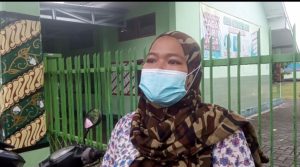 Siti Rohana wali siswa SDN Cebongan. @ foto InilahJogja